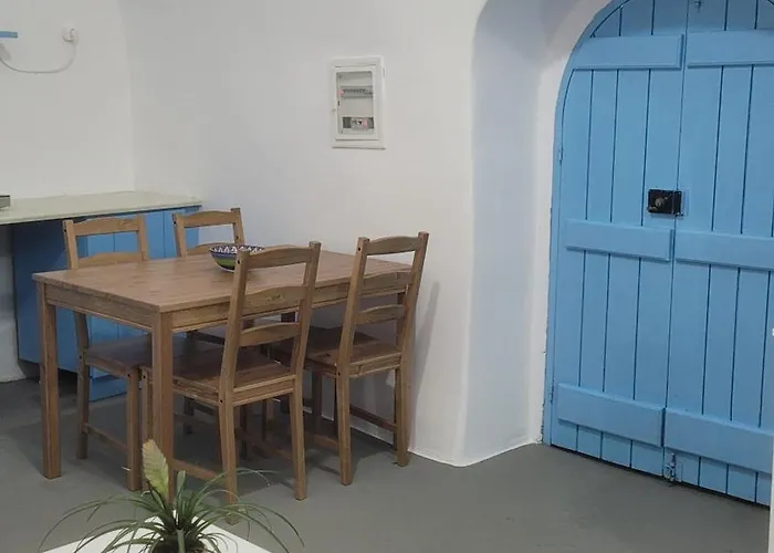 아파트 Kamaraki Aroniadika